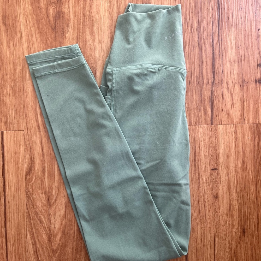 Paragon leggings light green size small